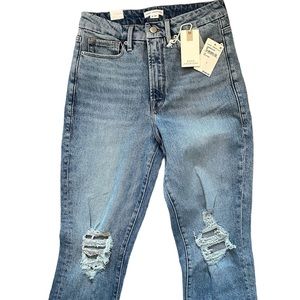 NWT: Good American "Good Boy" Vintage-Inspired Curvy Jean